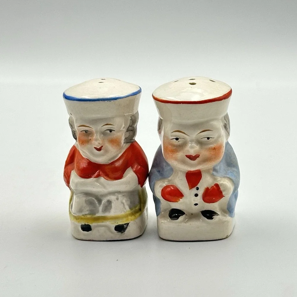 Salt and Pepper Shakers Pair Vintage Toby Style  -‎ Made In Japan